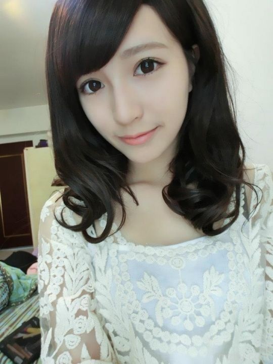 清纯甜美嫩模自拍照