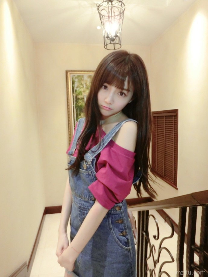 清纯甜美嫩模自拍照