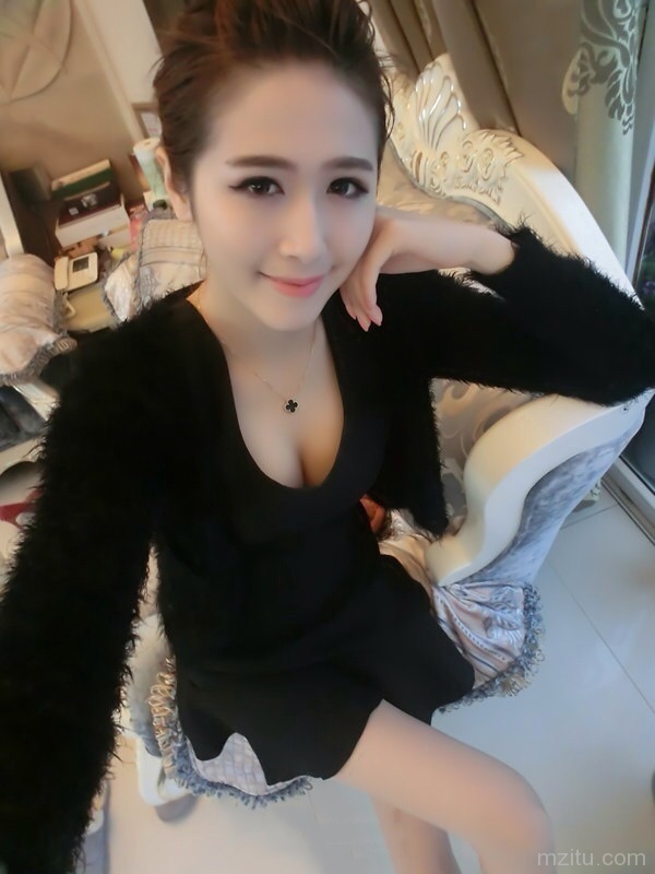 轻舞飞扬自拍秀