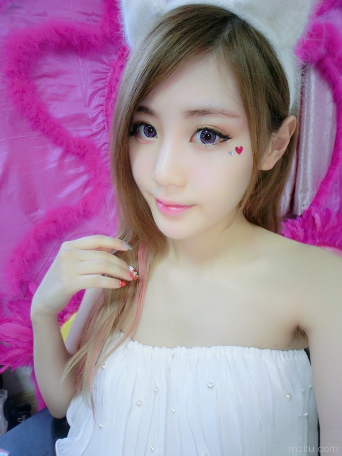 清新妹子性感自拍