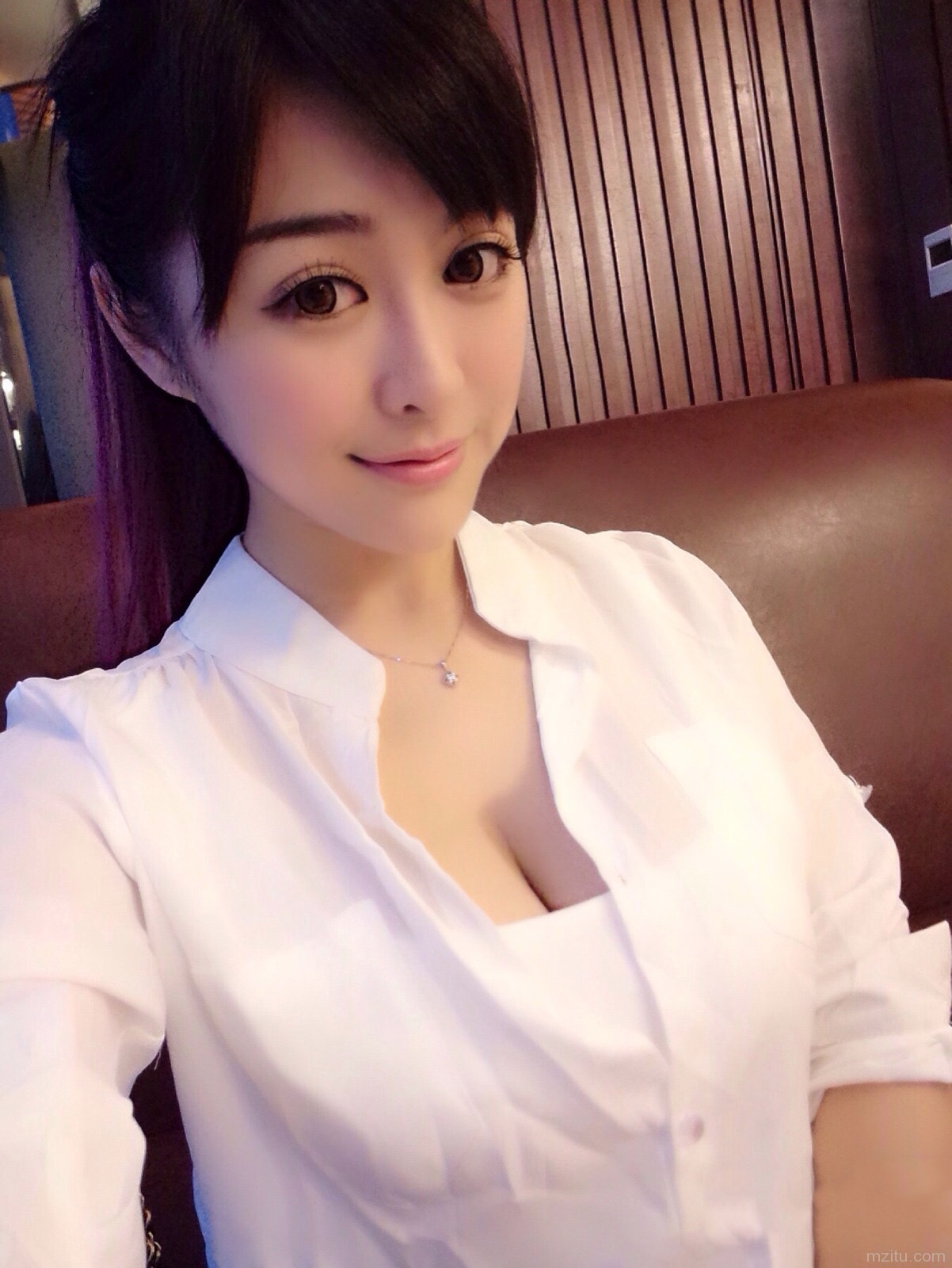 清新妹子性感自拍