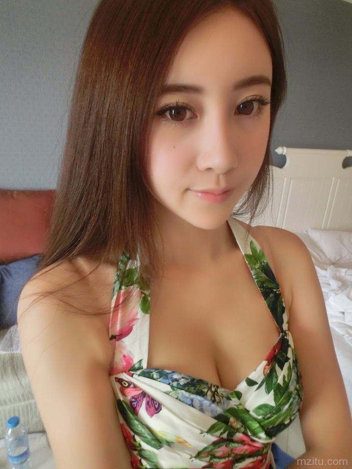 清新妹子性感自拍