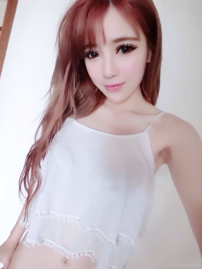 清新妹子性感自拍