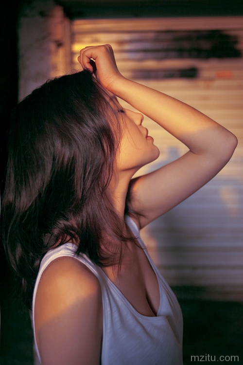 气质性感嫩妹子