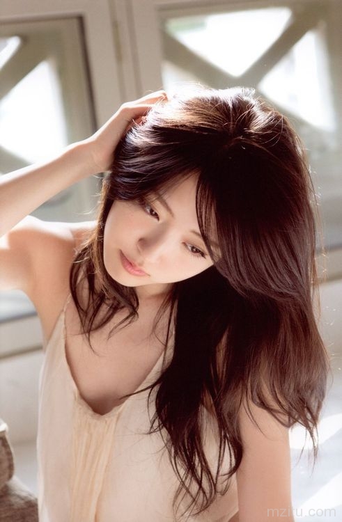 气质性感嫩妹子