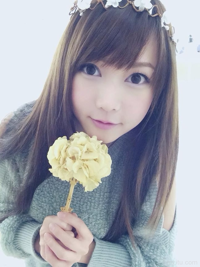 气质性感嫩妹子