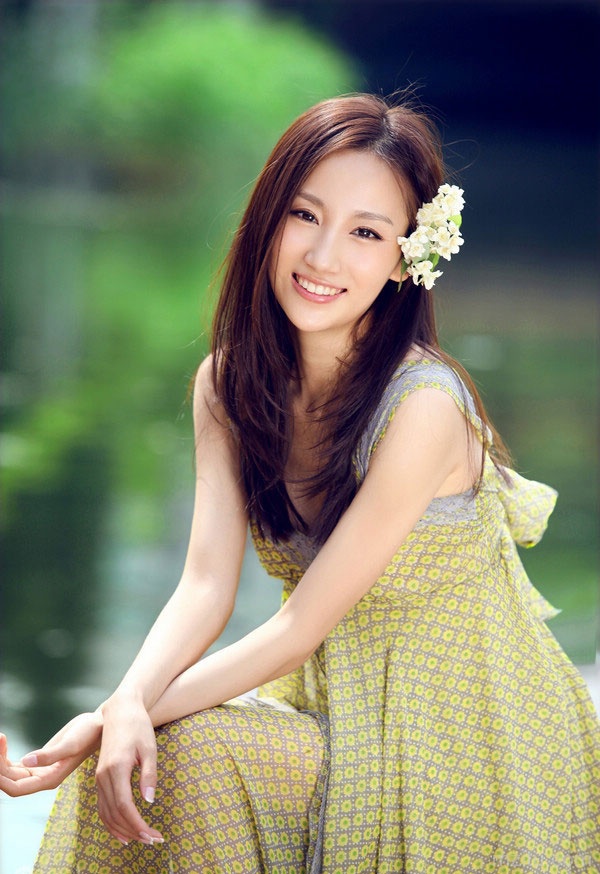 清丽脱俗气质妹子