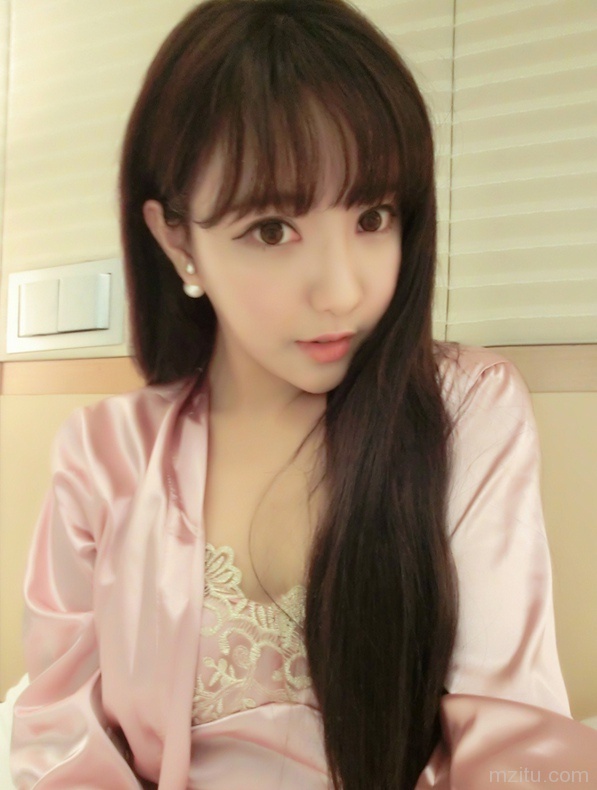可爱迷人美女宝贝