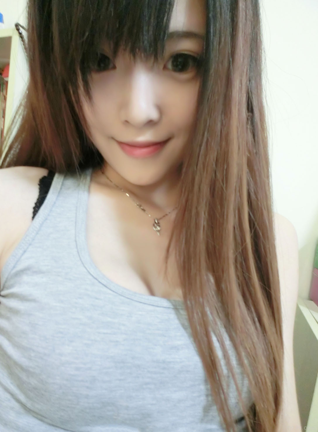 水灵水灵的可爱妹子