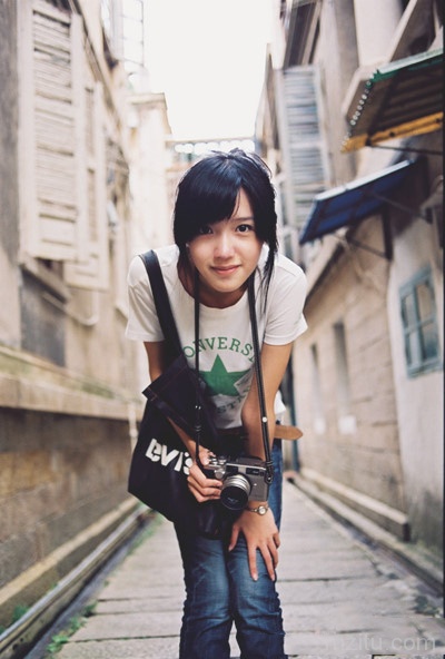 粉嫩娇美又可人的软妹子