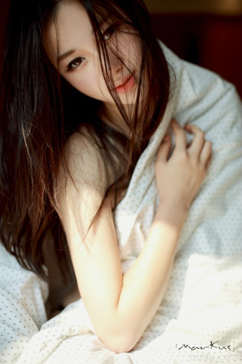 秒杀宅男 清纯网络美女生活照