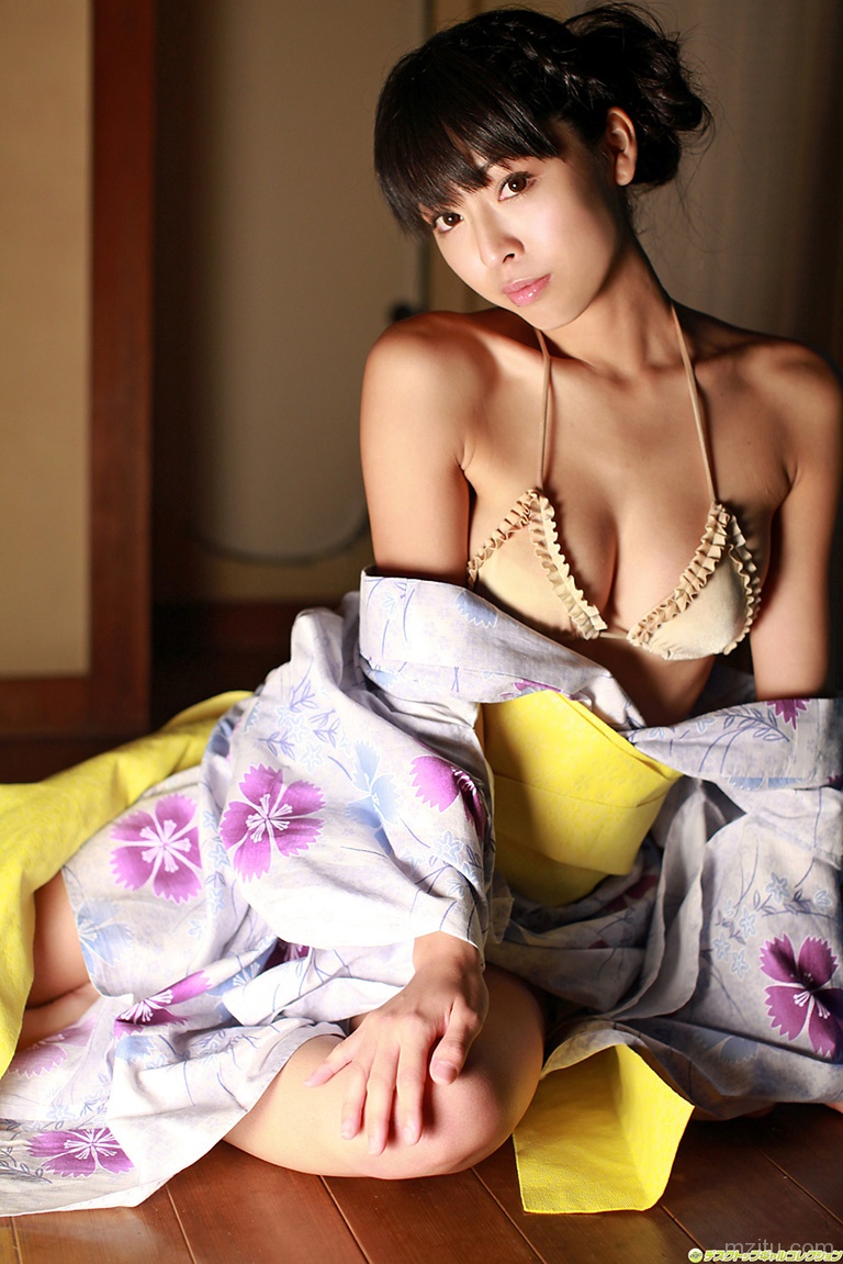 佐藤さくら 和服性感诱惑