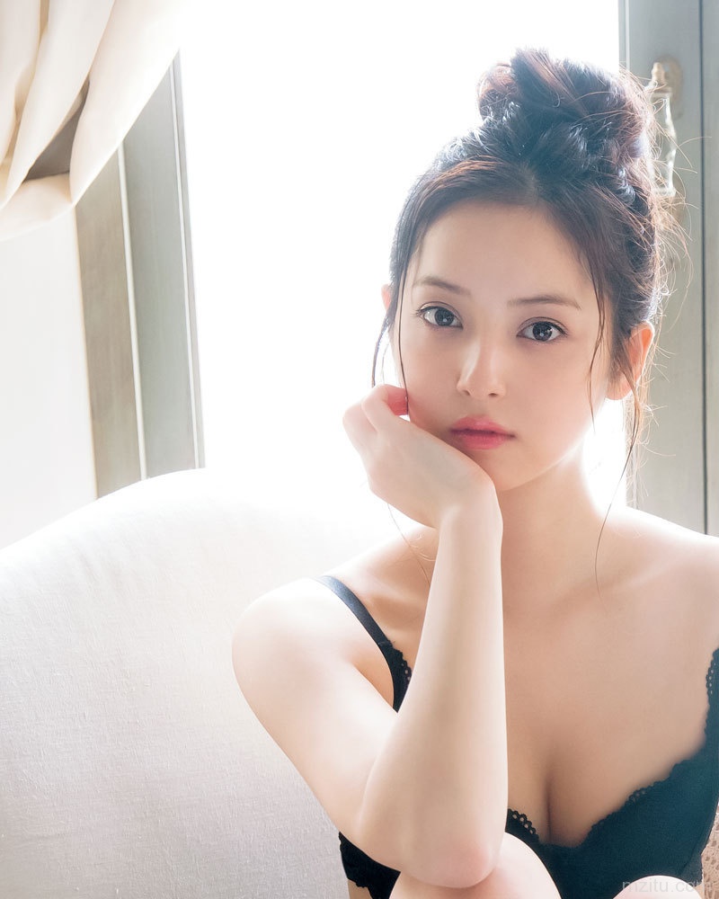 美若天仙的飘逸少女