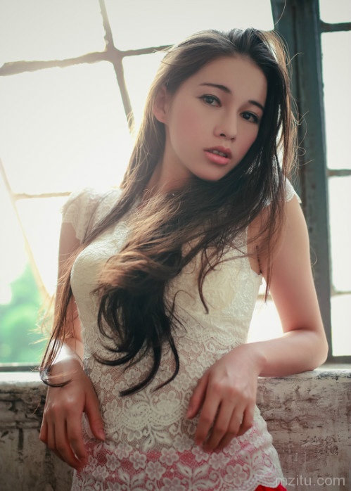 萌系清纯美女生活照