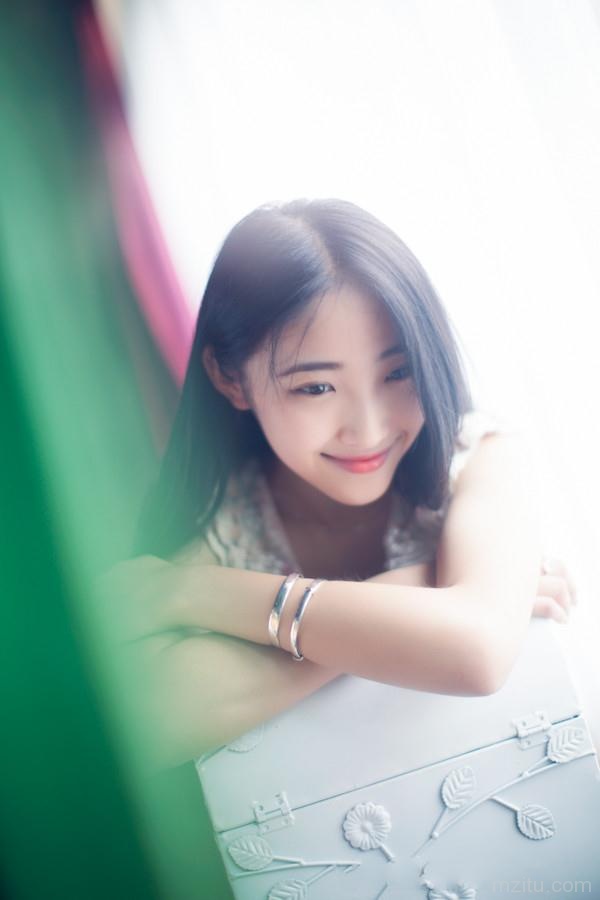 萌系清纯美女生活照