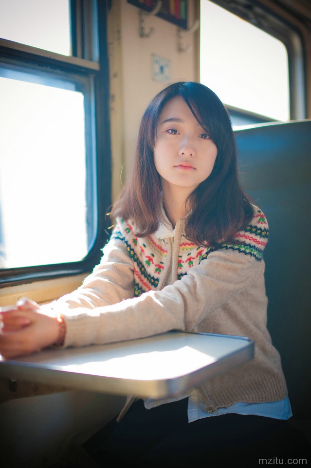 萌系清纯美女生活照