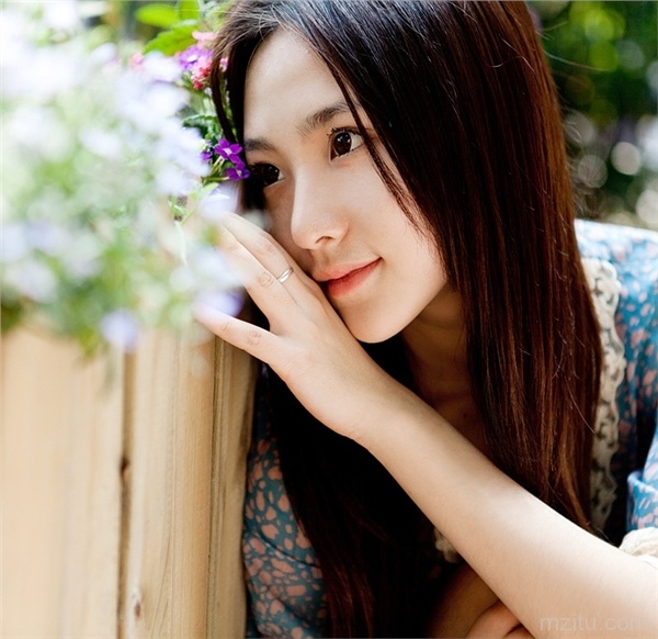 萌系清纯美女生活照