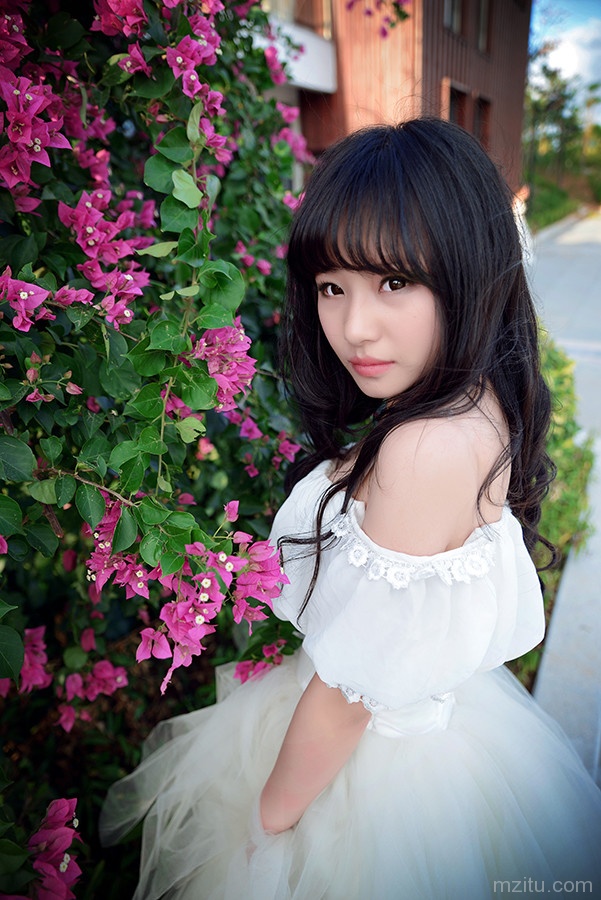 萌系清纯美女生活照