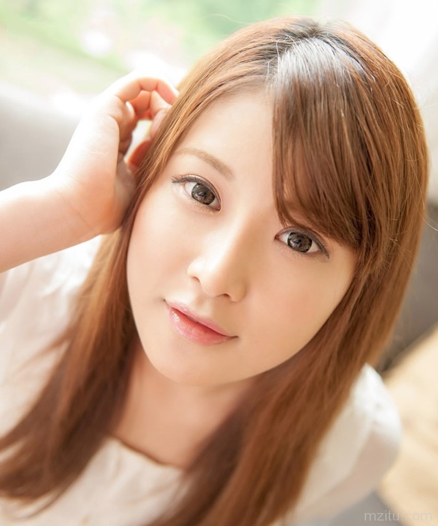 清纯又风情十足的嫩妹子