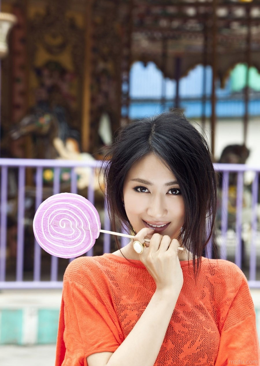 清纯又风情十足的嫩妹子