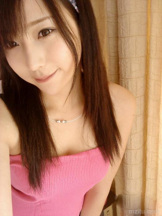 清纯又风情十足的嫩妹子