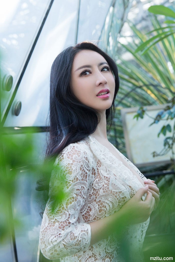 推女郎百变女神木婉晴制服湿身前凸后翘各种诱惑