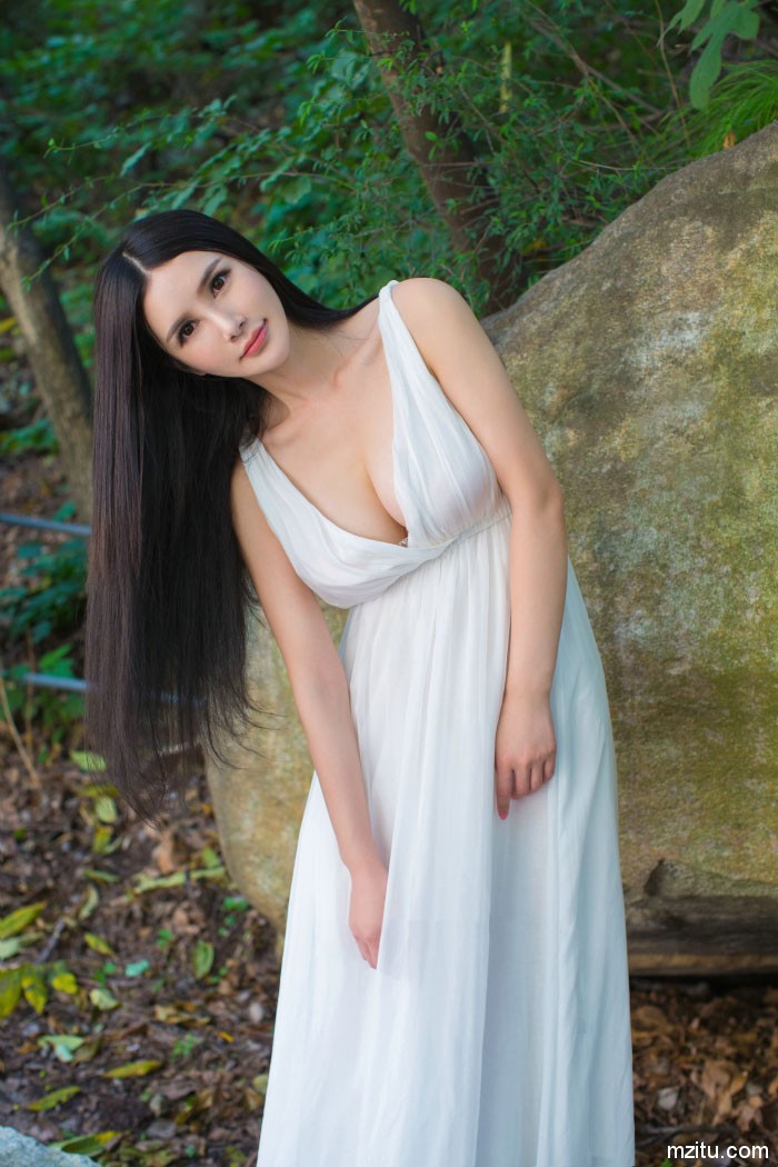 美如画中仙,媚眼勾人心魄的美女顾欣怡