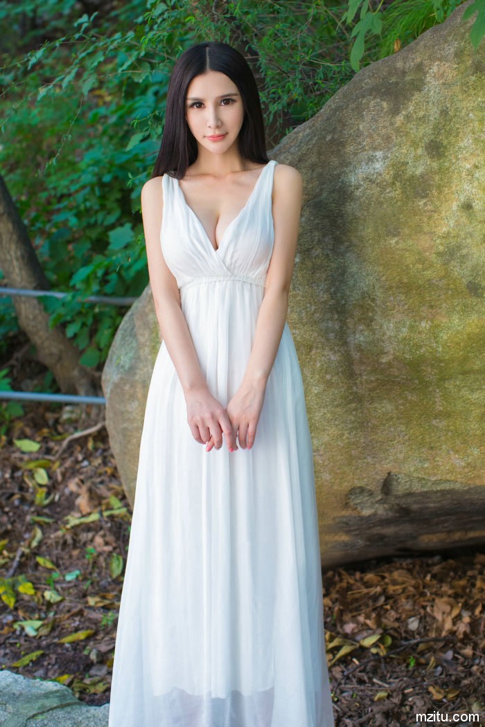 美如画中仙,媚眼勾人心魄的美女顾欣怡