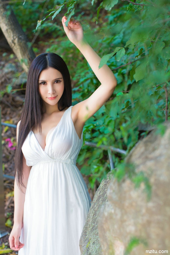 美如画中仙,媚眼勾人心魄的美女顾欣怡