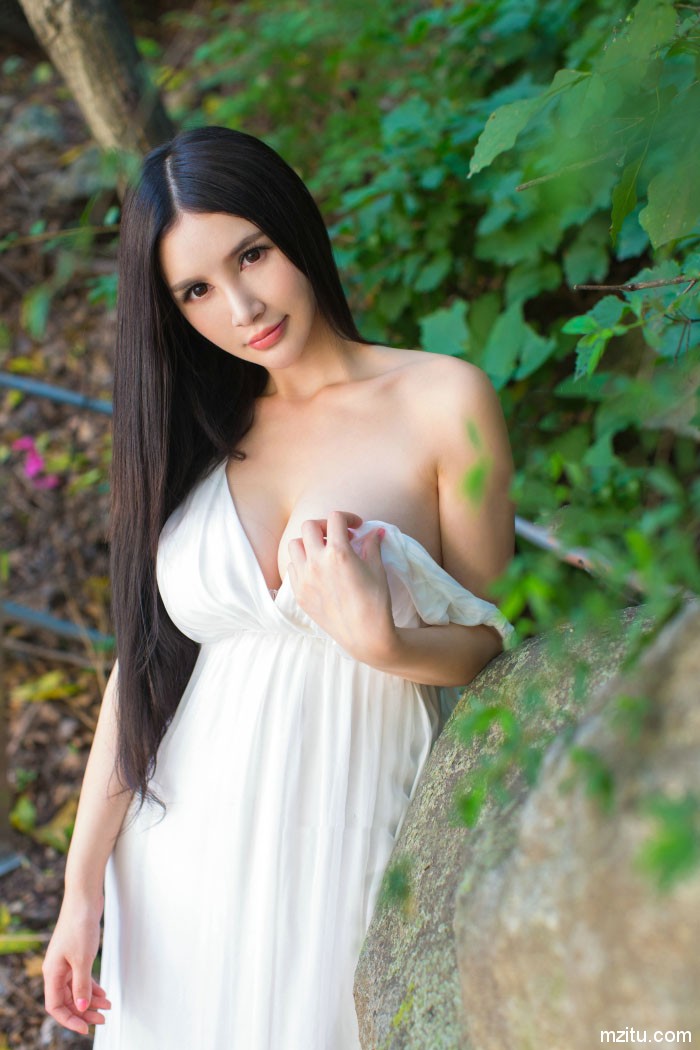 美如画中仙,媚眼勾人心魄的美女顾欣怡