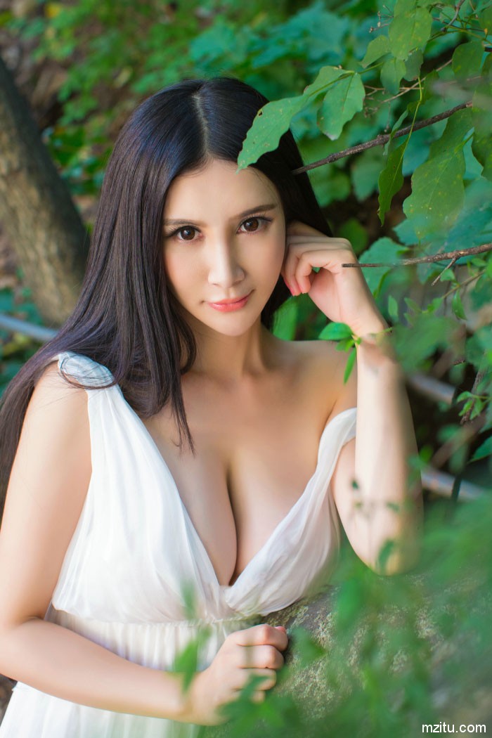 美如画中仙,媚眼勾人心魄的美女顾欣怡