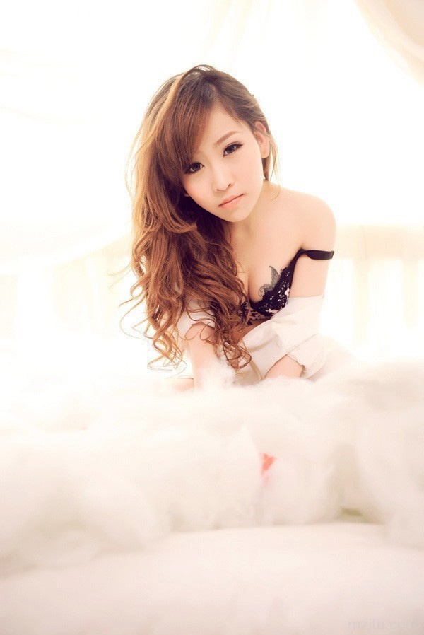 清纯MM居家私房片