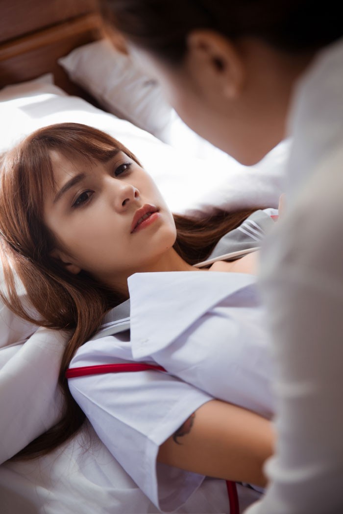 麻辣女教官VS清纯校花,由夏美酱与刘娅希倾情演绎