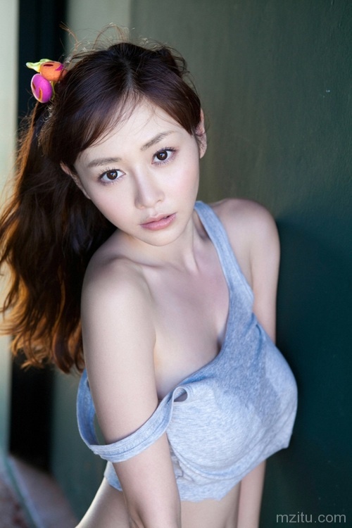 至纯的气质妹子 让人怦然心动