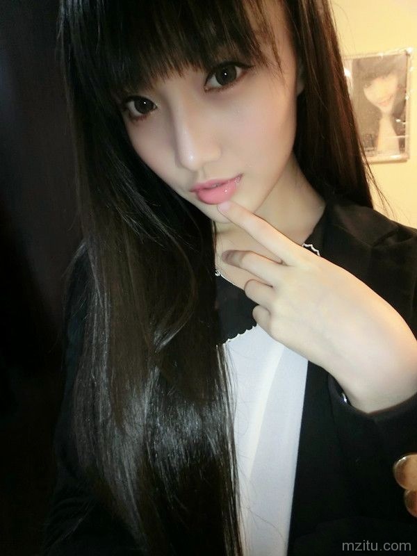 至纯的气质妹子 让人怦然心动