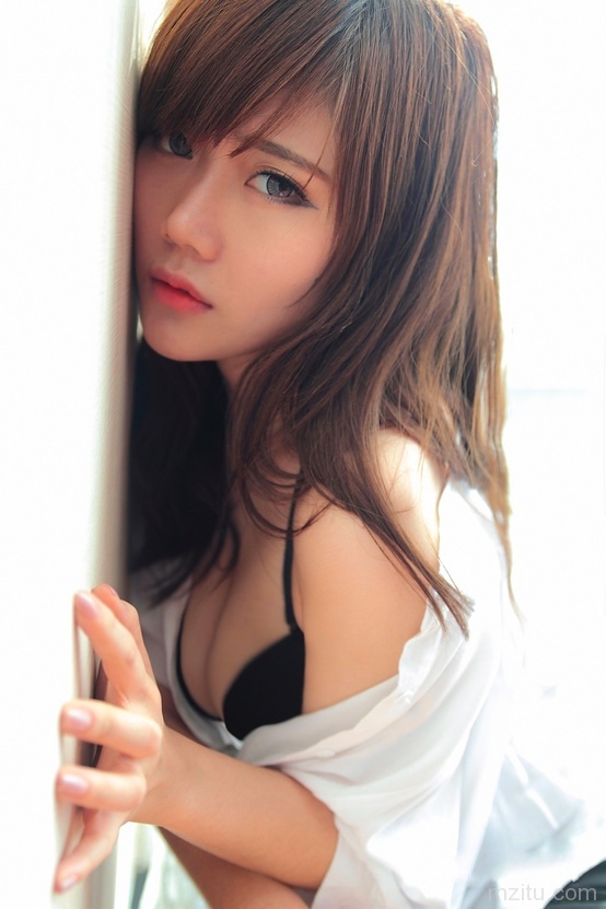 气质妹子的纯情小性感