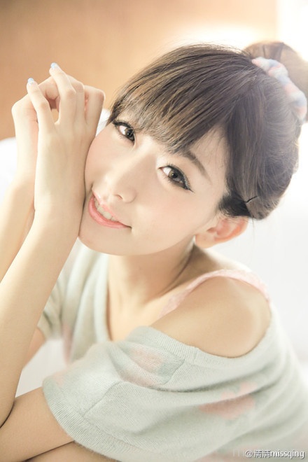 清新妹子自然的美丽