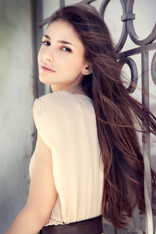 质感和性感都有的清纯妹子