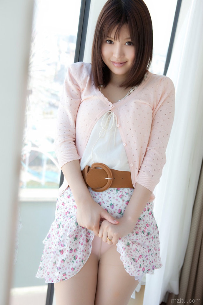 日本白嫩妹子丰滿惹人怜