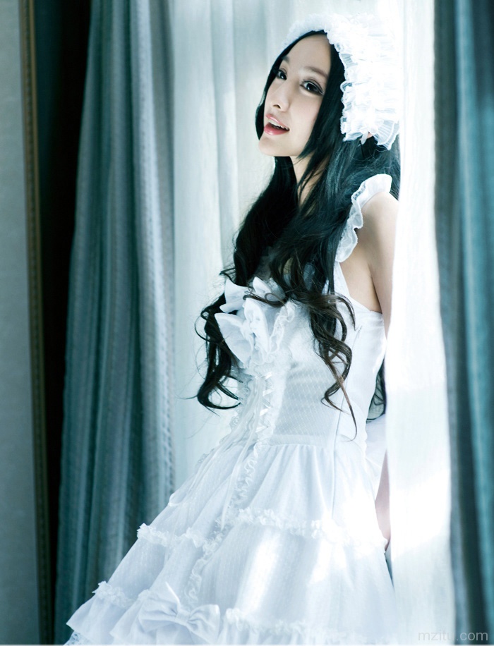 白纱洁白小天使