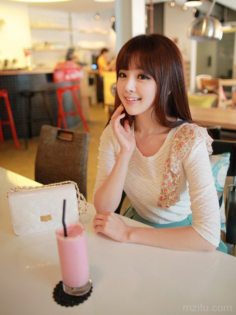 90妹子自拍系列(3)