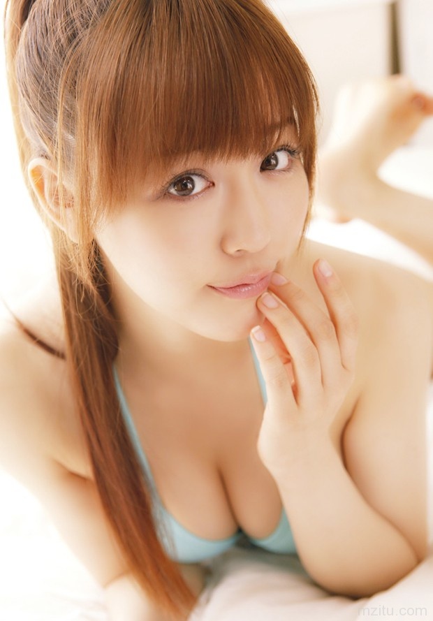 极品女优柴小圣美艳写真