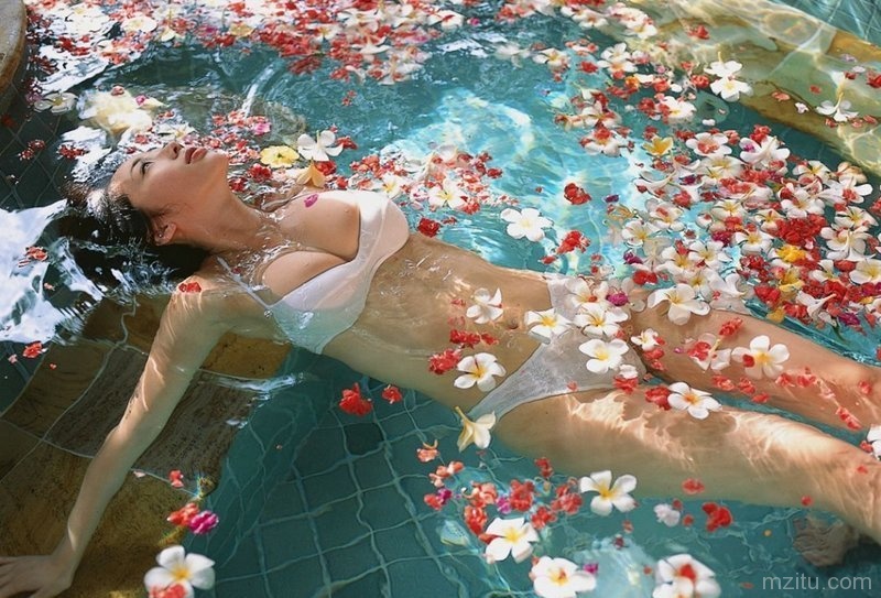 性感熟女井上和香湿身