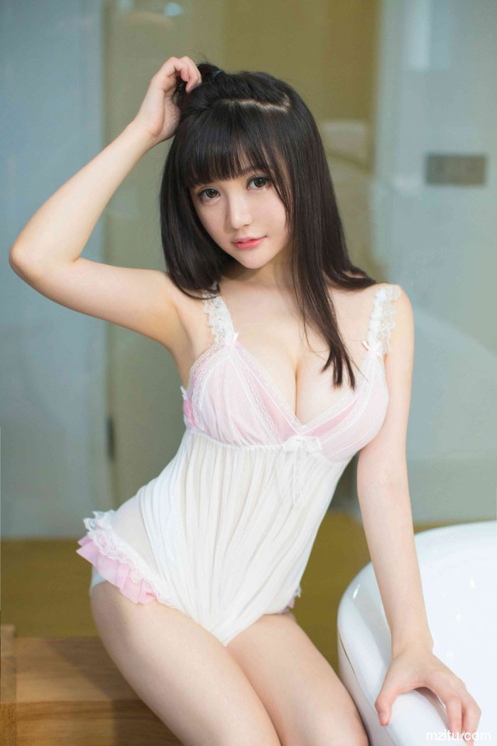 尤果网Ugirls 95后大奶萌妹米妮大萌萌秀’奶’福利