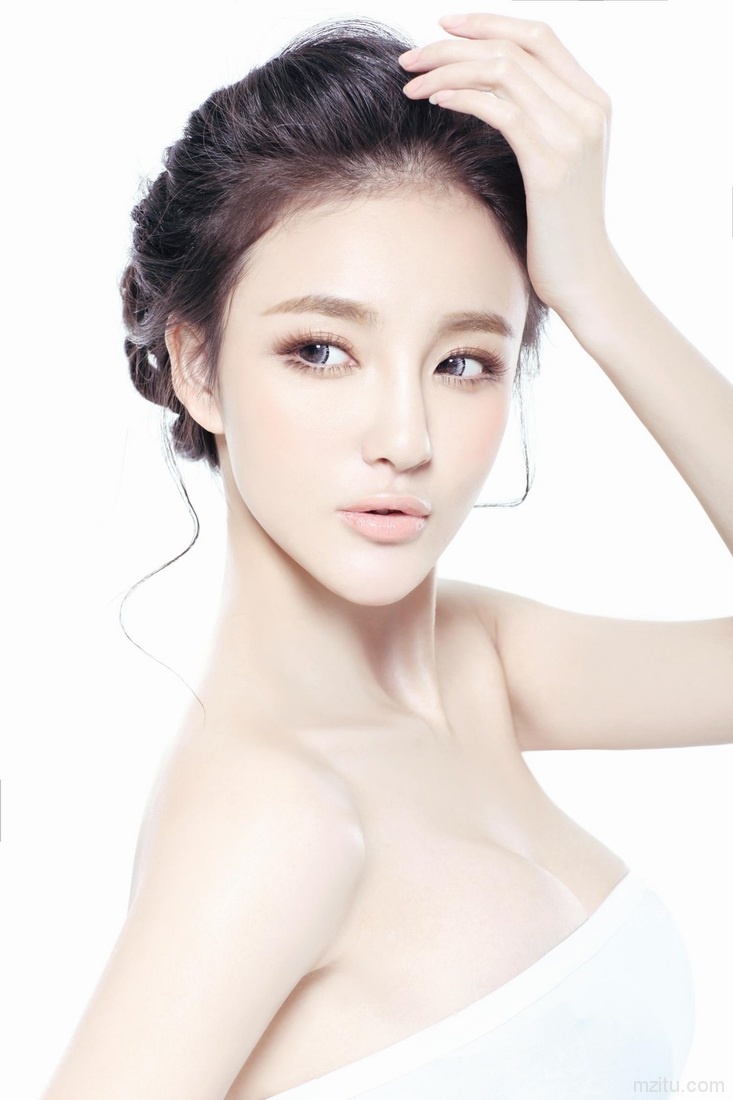 蜜桃美女 刘雨欣