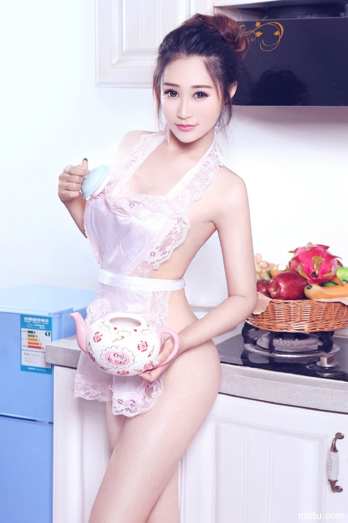 百变惊艳美女大尺度私房写真很撩人