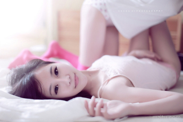 性感闺蜜,一对魔鬼的身材清纯的脸蛋