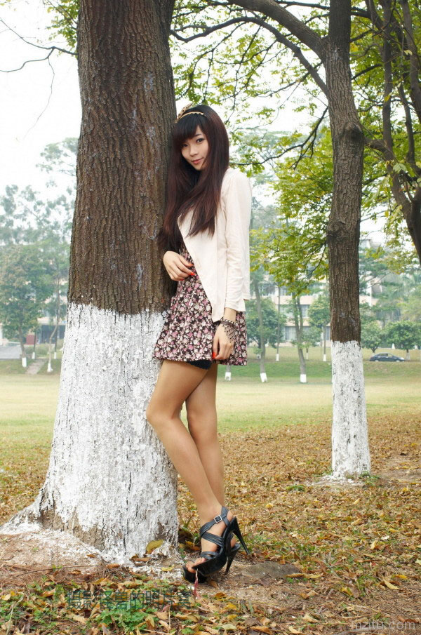 华农校园外拍，小清新妹子