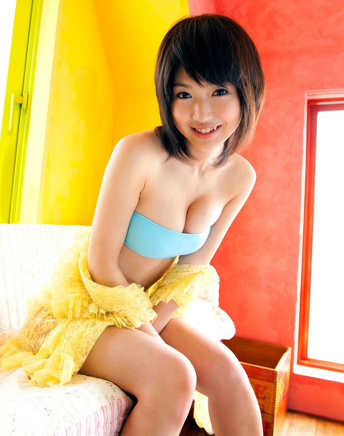 90后妹妹性感很动人