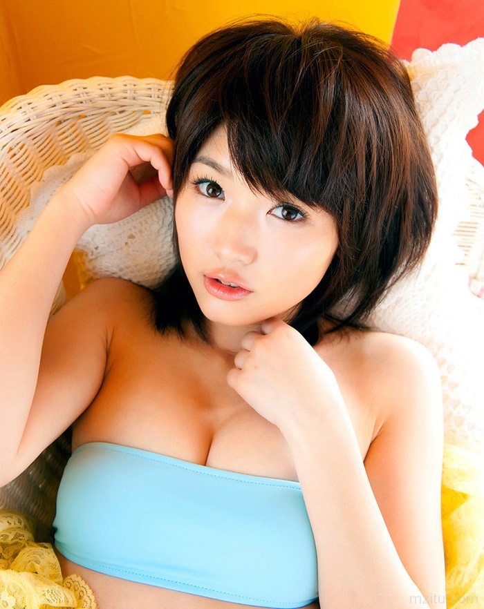 90后妹妹性感很动人